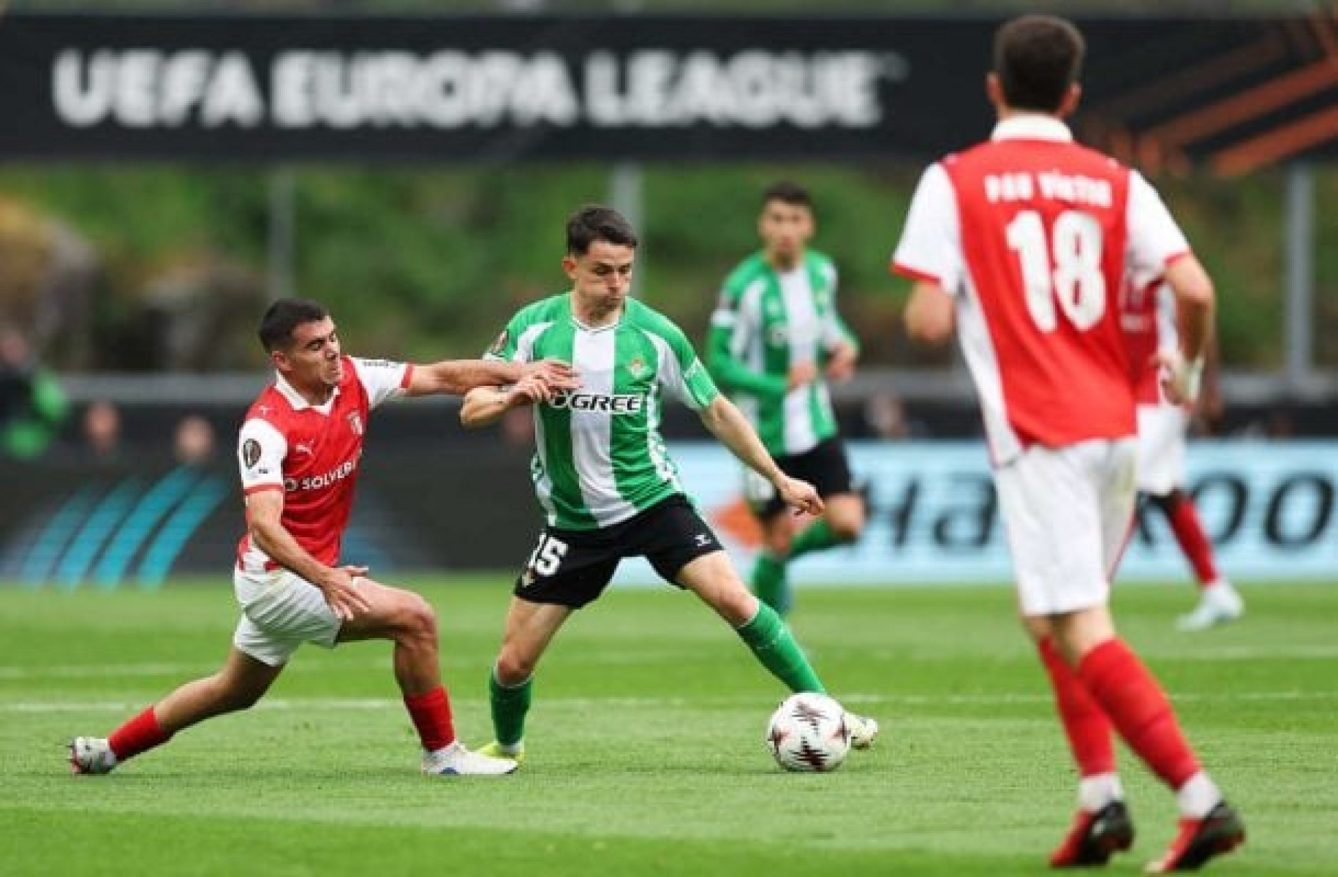 Braga e Betis empatam e deixam vaga aberta na Liga Europa
