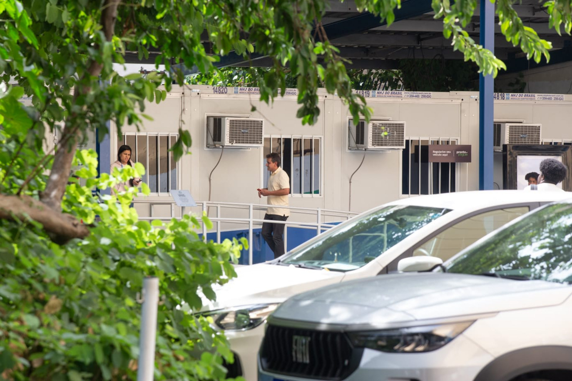 Movimenta&ccedil;&atilde;o no posto de atendimento do Detran RJ do Largo do Machado, nesta quarta-feira (8) - &Eacute;rica Martin / Ag&ecirc;ncia O Dia