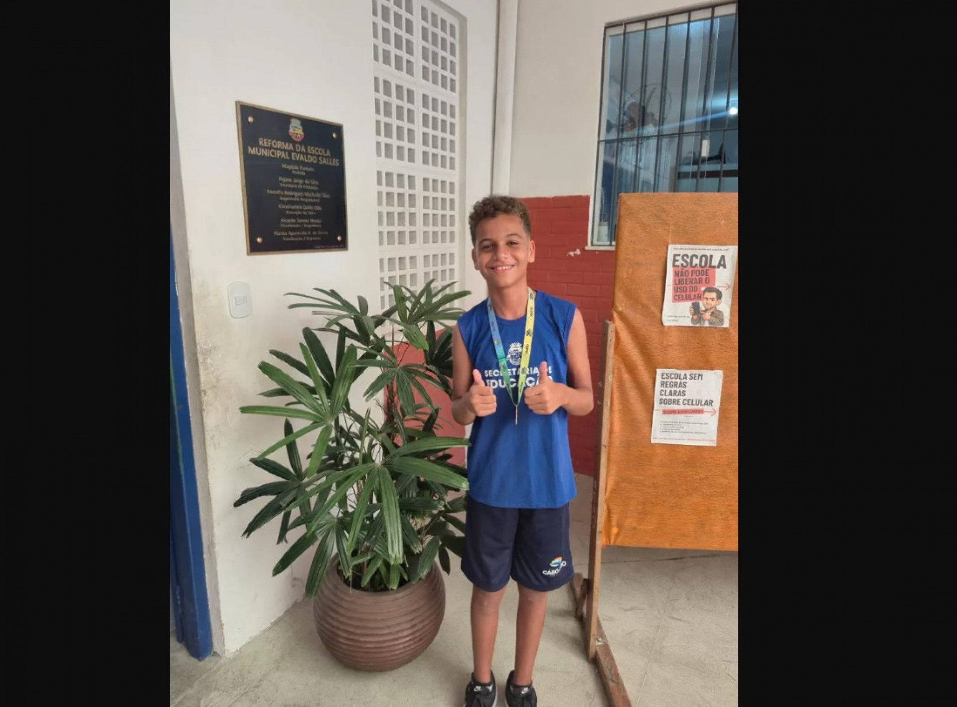 Estudante do 7º ano recebeu medalha após conquistar destaque nacional em olimpíada de educação financeira. - Reprodução/ 