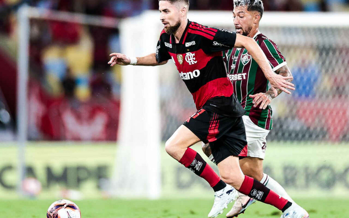 CBF aceita pedido e cl&aacute;ssico entre Flamengo e Fluminense muda para domingo
