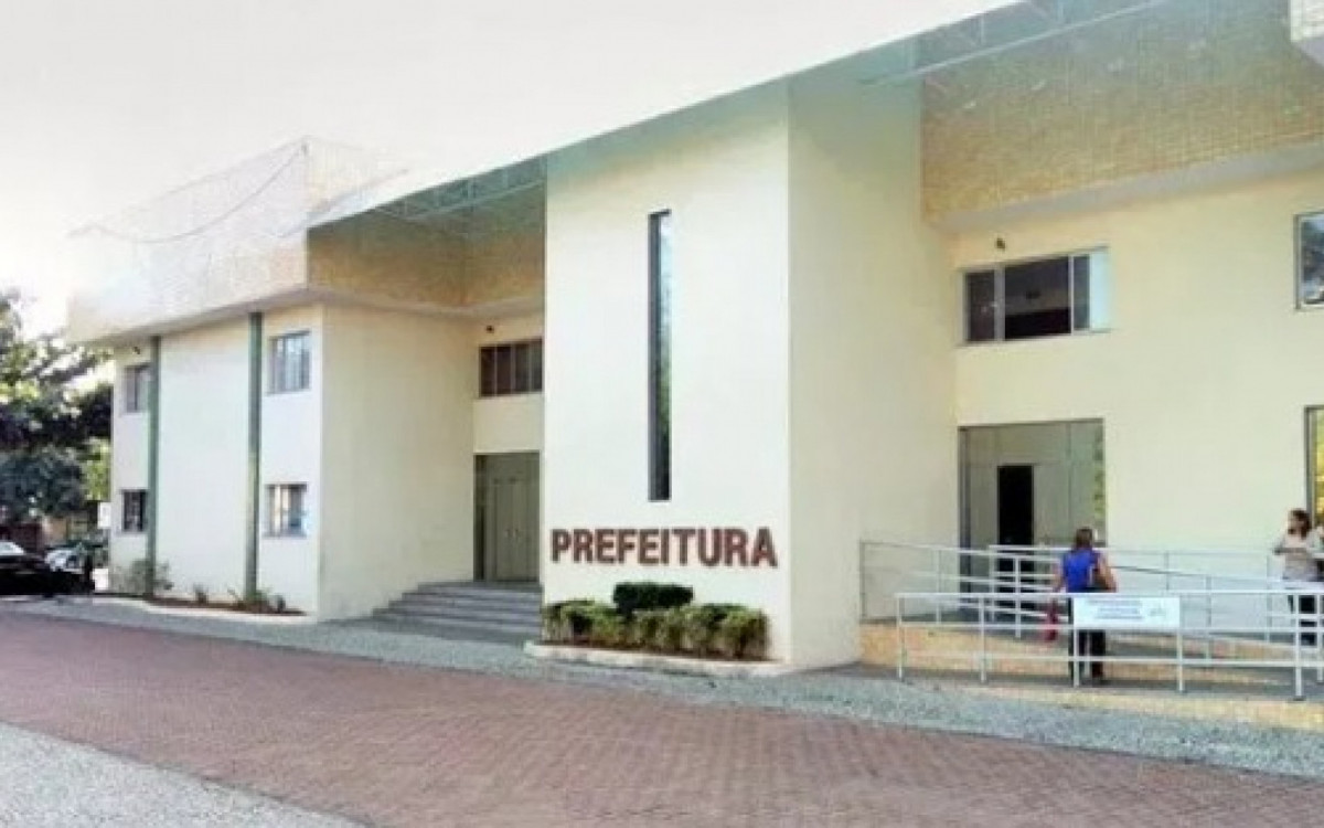 A histórica sina de rupturas entre prefeitos e vices no município parece, mais uma vez, querer assombrar o gabinete principal do Executivo.