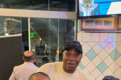 Edilson cumpre promessa e reúne Alberto Cowboy e Vampeta em encontro fora do 'BBB 26'