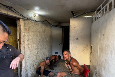 Três traficantes são presos em bunker do Comando Vermelho no Centro do Rio