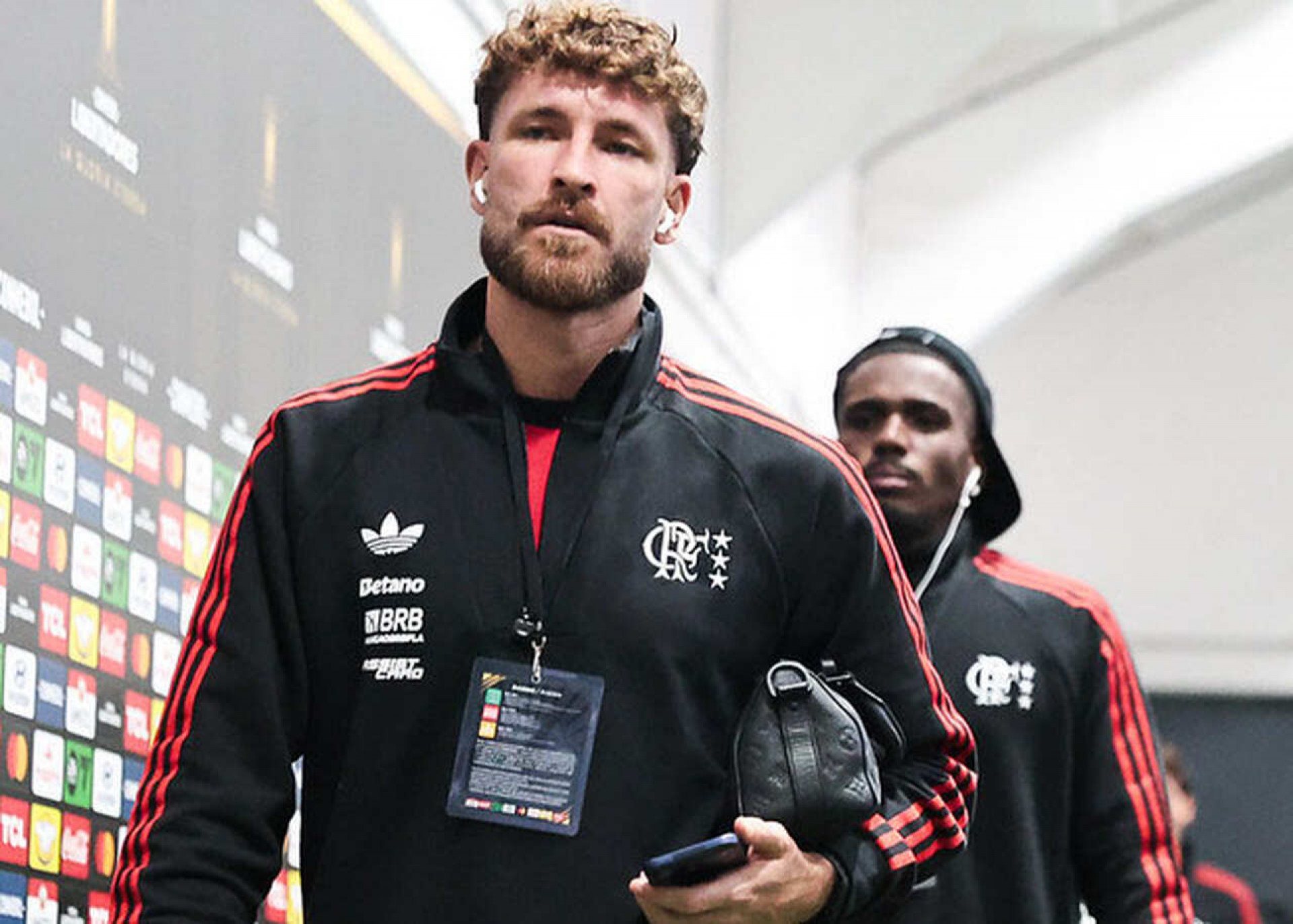 L&eacute;o Pereira, do Flamengo, revela se est&aacute; pensando na Sele&ccedil;&atilde;o