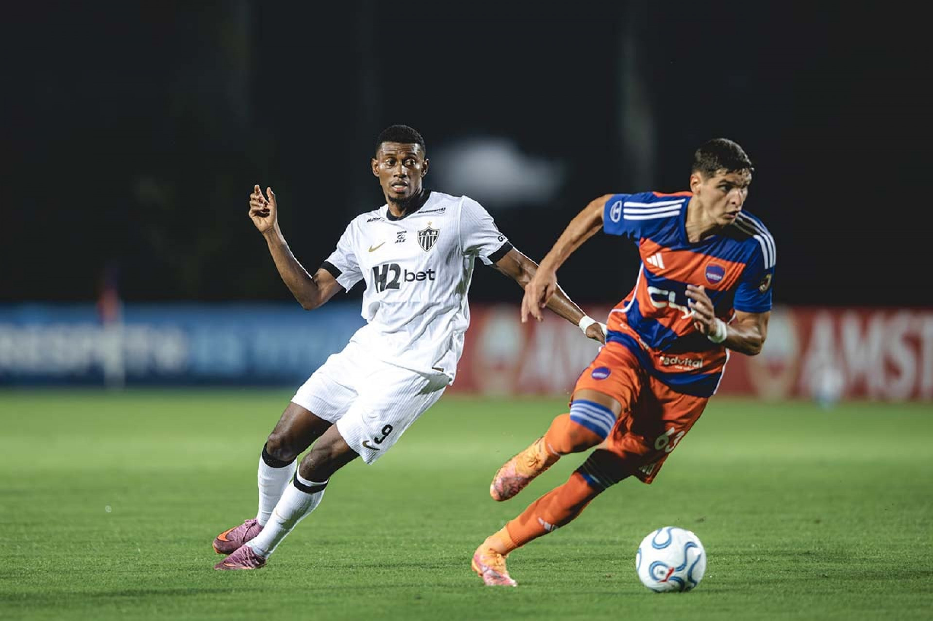 Dom&iacute;nguez d&aacute; pux&atilde;o de orelha no time do Galo ap&oacute;s derrota na Venezuela