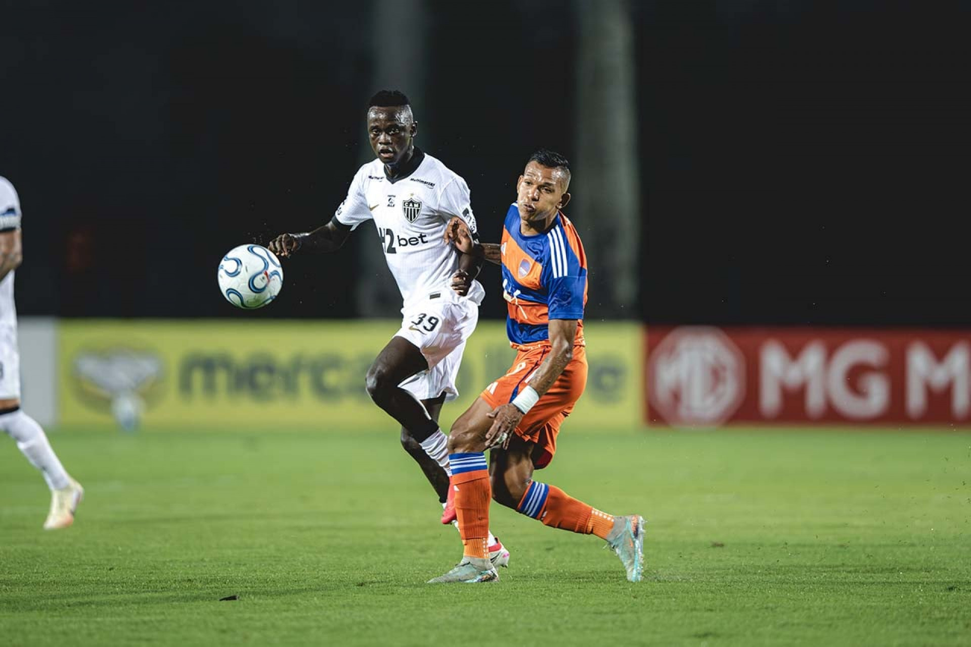 Atl&eacute;tico come&ccedil;a mal na Sul-Americana: Puerto Cabello 2 a 1