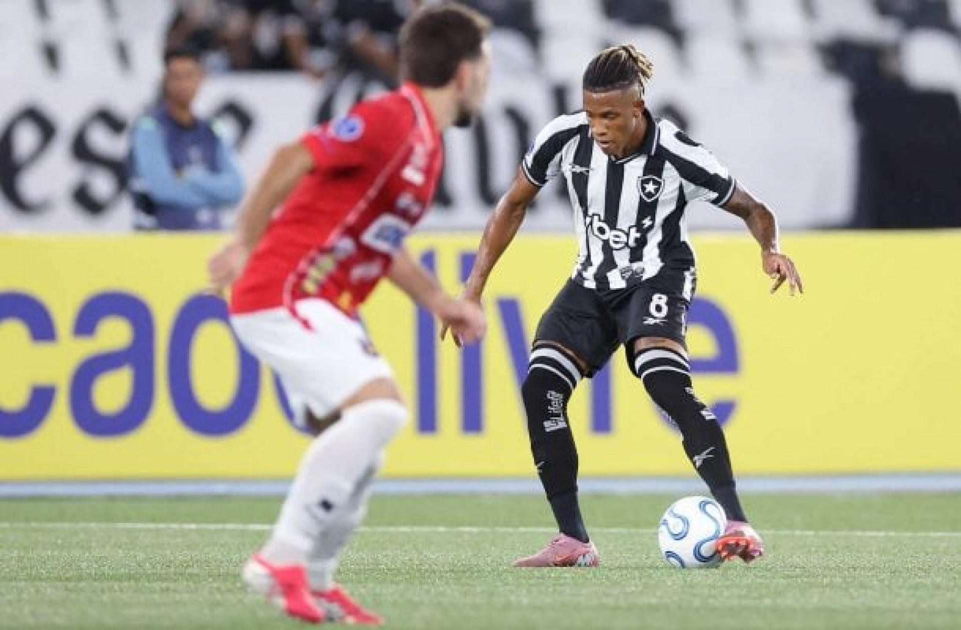 Atua&ccedil;&otilde;es do Botafogo contra o Caracas: sabor de derrota
