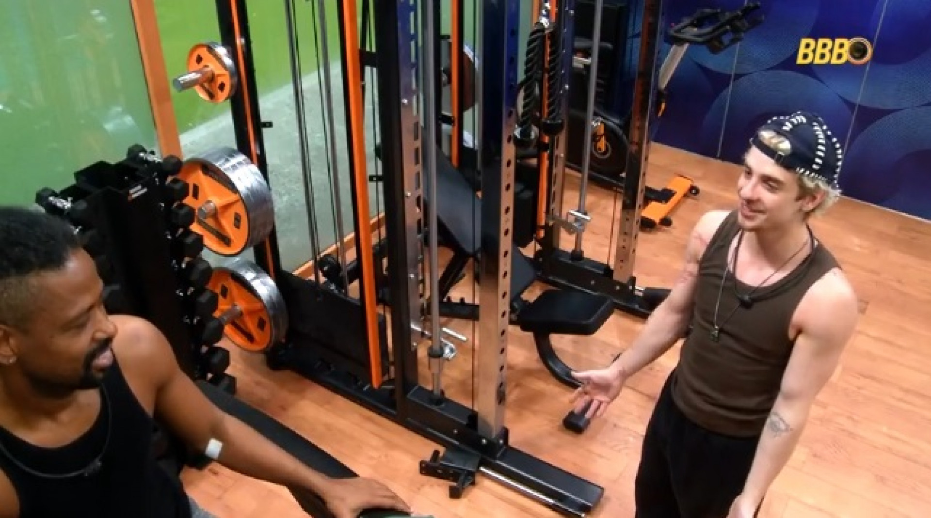 Juliano Floss conversou com Leandro Boneco sobre namoro fora da casa  - Reprodução de Vídeo 