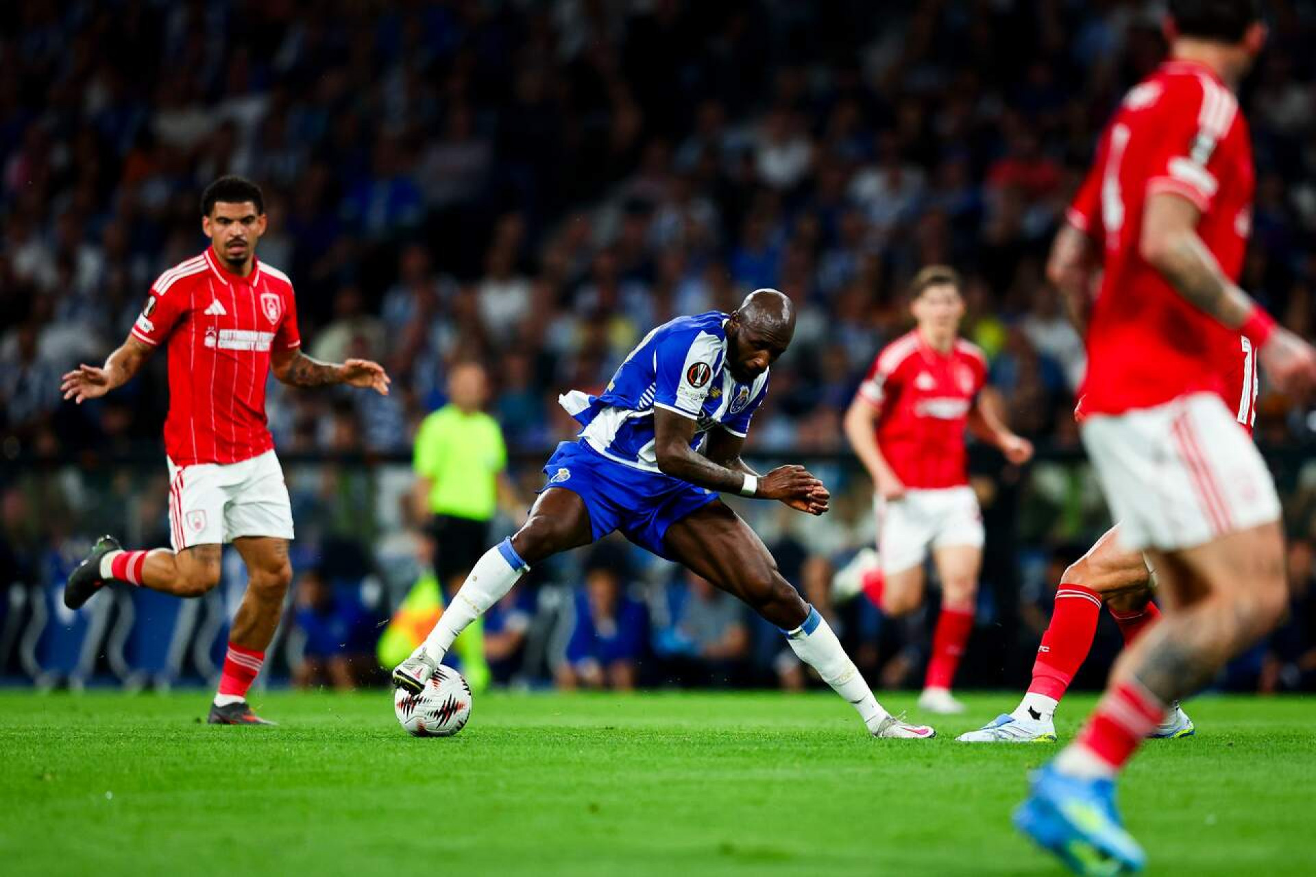 Liga Europa: Porto cede empate ao Nottingham Forest e decis&atilde;o fica para a volta