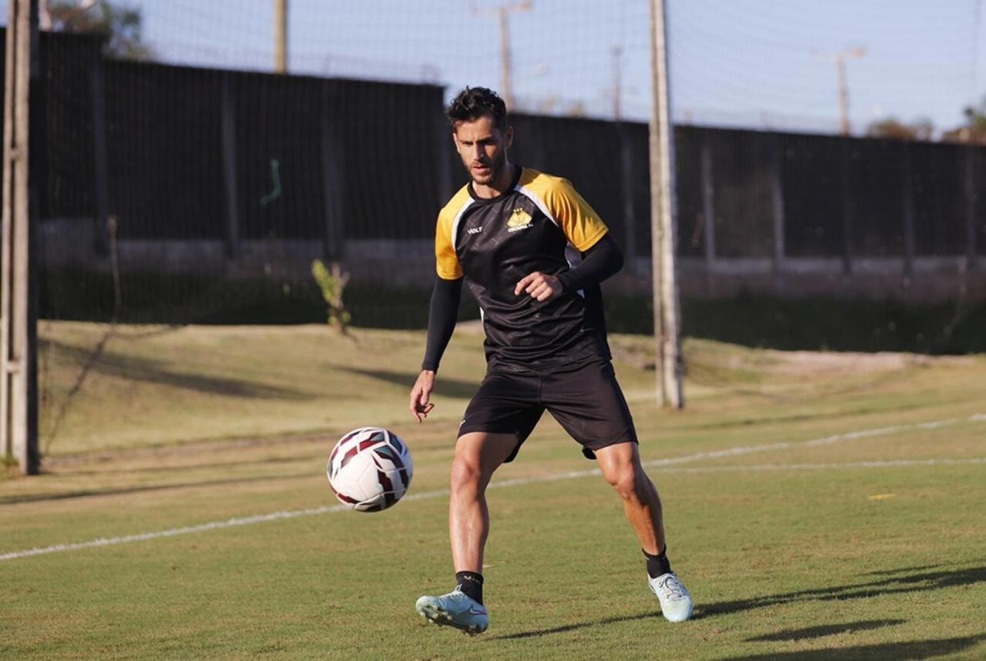 Crici&uacute;ma x Botafogo-SP: onde assistir, escala&ccedil;&otilde;es e arbitragem