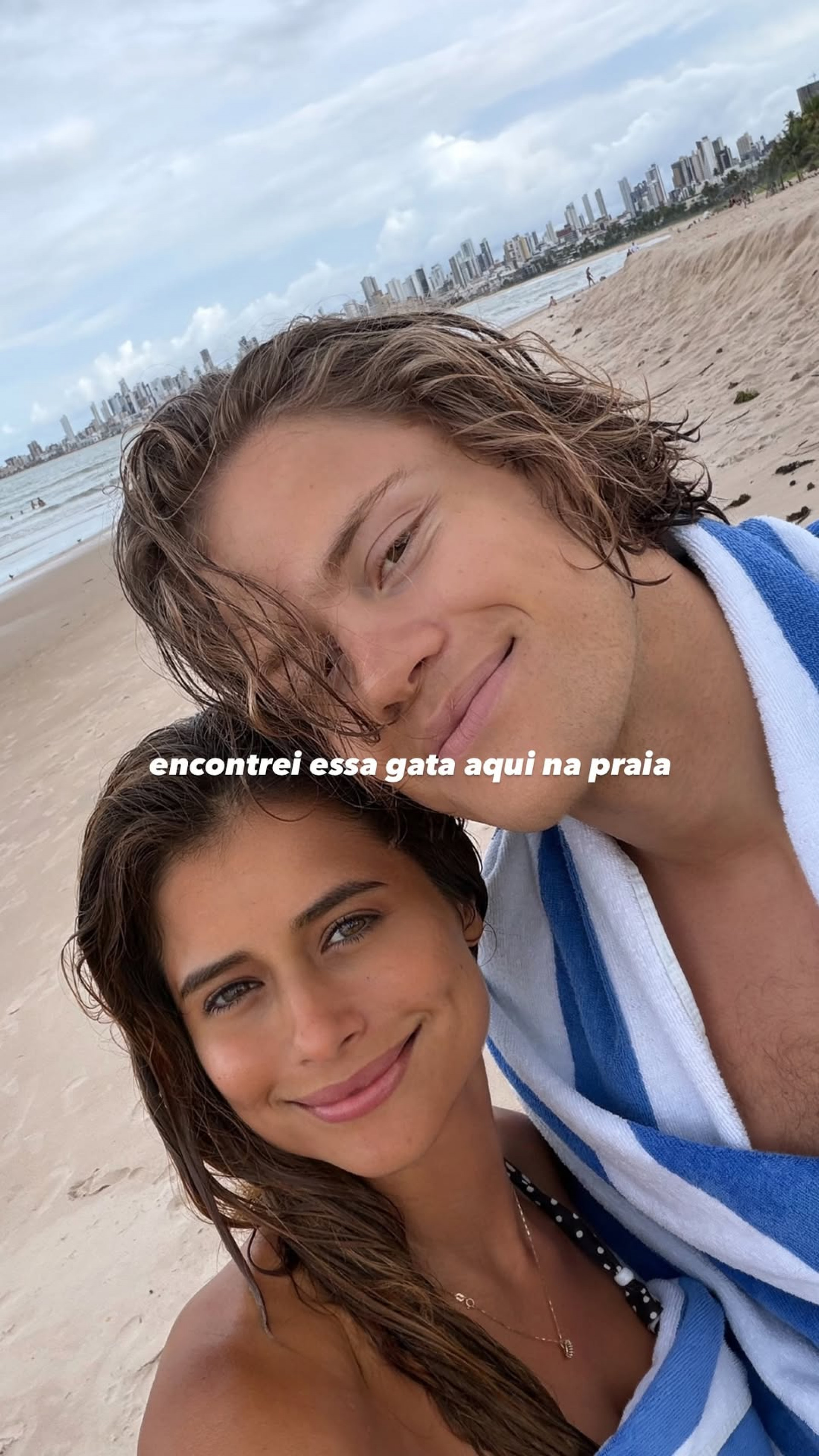 Lucas Pinheiro posou coladinho com Isadora Cruz  - Reprodução/Instagram 