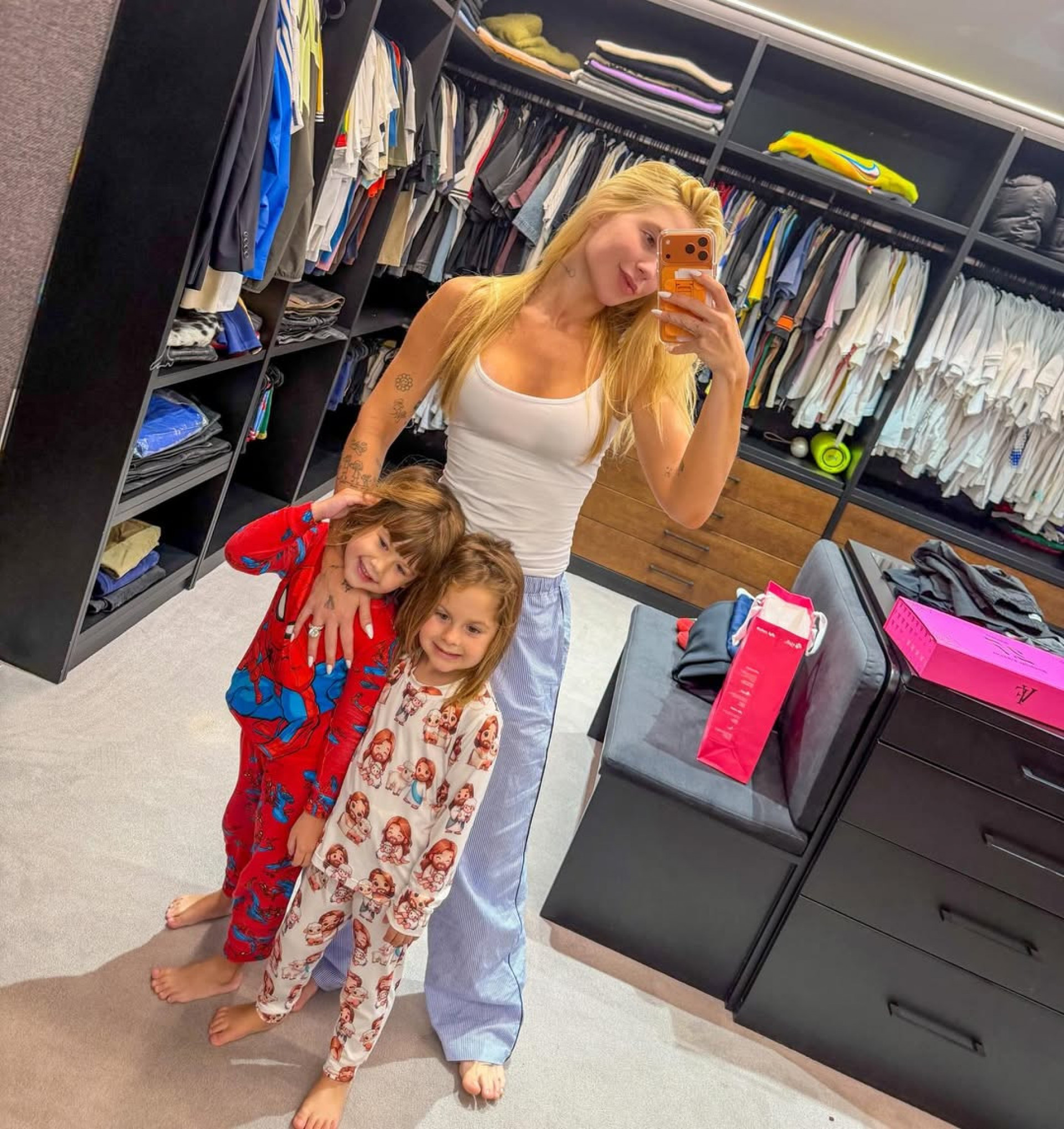 Virginia Fonseca posou com as filhas, Maria Alice e Maria Flor  - Reprodu&ccedil;&atilde;o/Instagram 