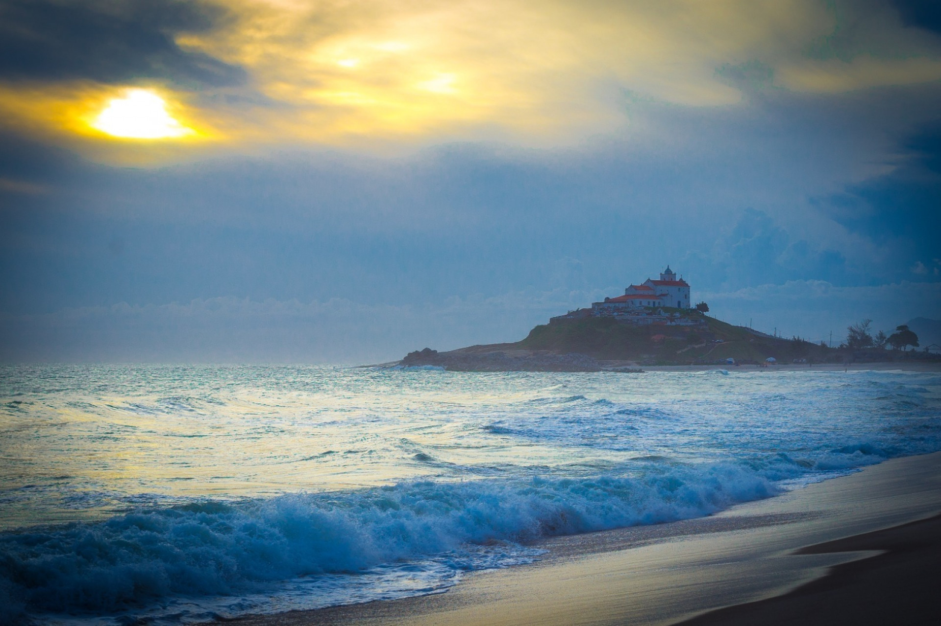 Saquarema promove soltura de tartaruga-verde com ação educativa na Praia de Itaúna neste sábado