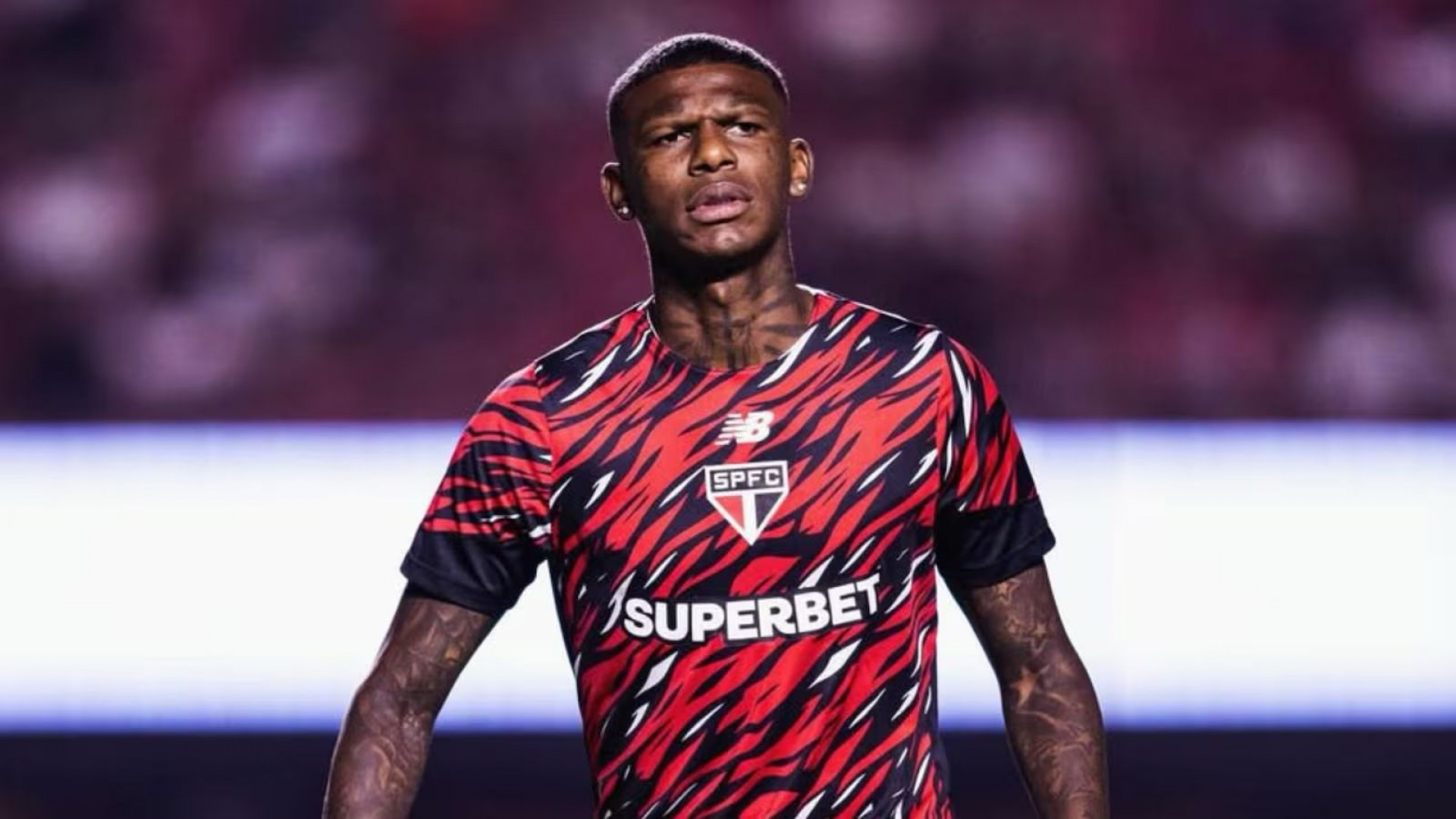 Arboleda se reapresenta ao São Paulo e reunião definirá futuro do zagueiro