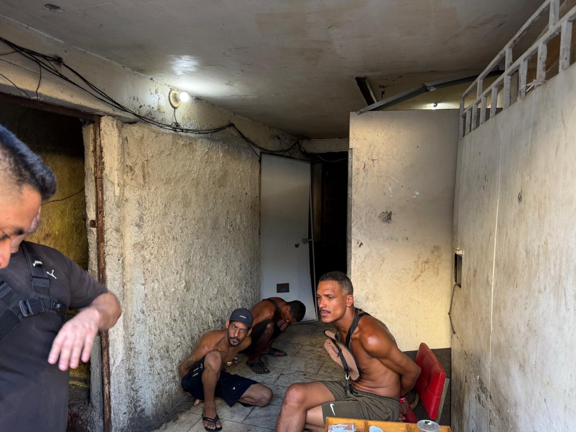 Trio foi detido por policiais da Divisão de Capturas e Polícia Interestadual (Polinter) - Reprodução 