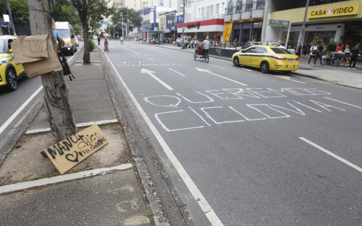 Obras para Implementação de uma nova ciclovia na Tijuca. Na foto, trecho entre a Praça Sans Pena e a Rua Uruguai, nesta sexta-feira (10).