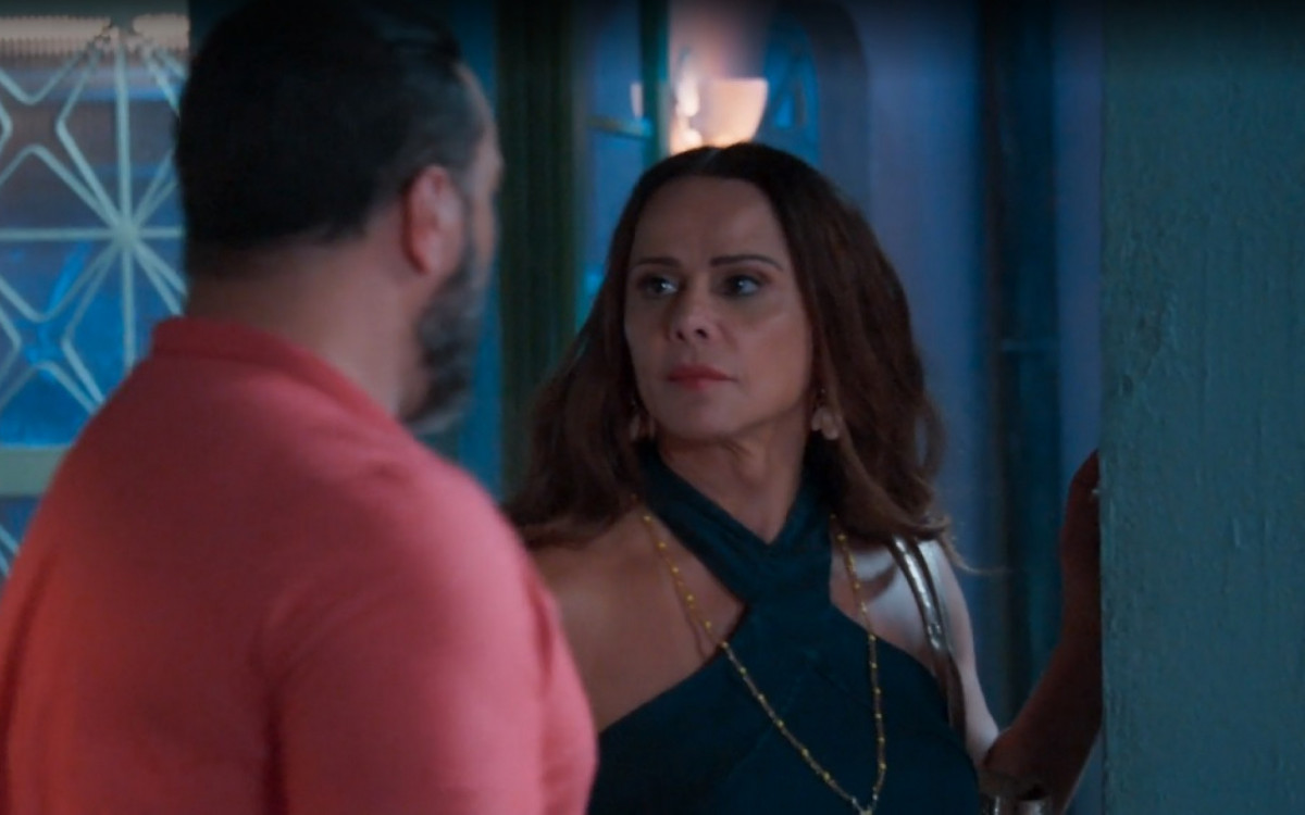 Belo e Viviane Araujo em cena de 'Tr&ecirc;s Gra&ccedil;as'