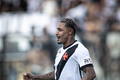 Após quase sair do Vasco, David se firma como titular com Renato Gaúcho