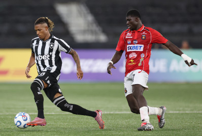 Danilo lamenta passividade do ataque: 'Faltou chutar no gol'