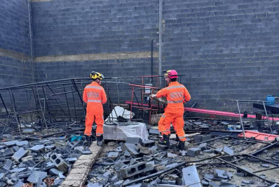 Tempestade provoca alagamentos, desabamentos e deixa feridos em MG