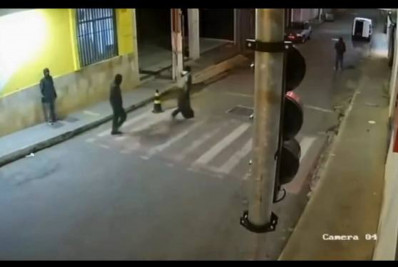 Vídeo: Grupo armado explode agência de banco no interior de Minas Gerais