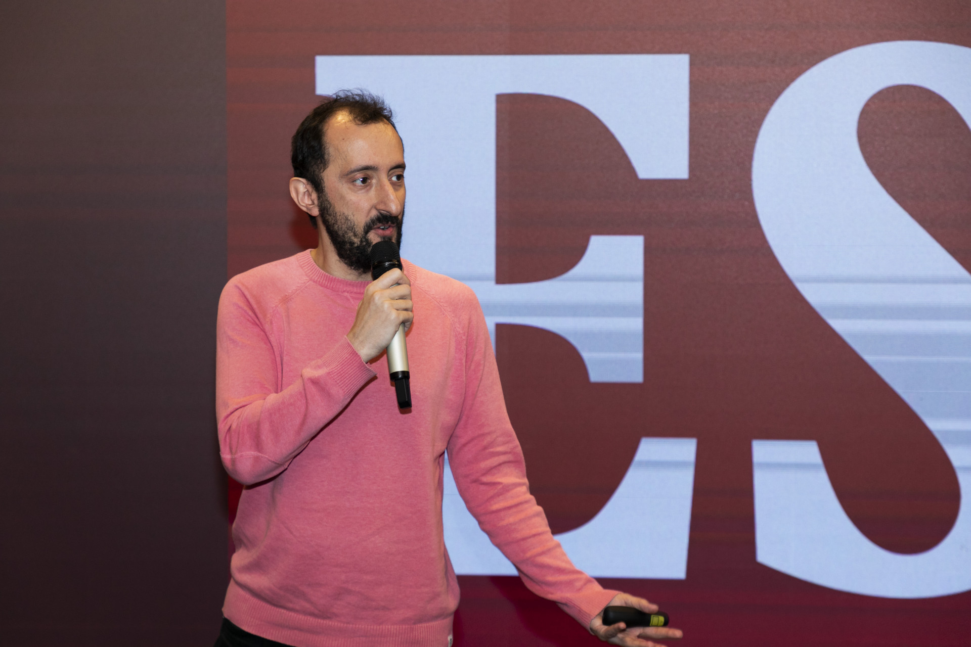 Carlos Rafael Gimenes das Neves, professor do curso de Ci&ecirc;ncia de Dados e Neg&oacute;cios da ESPM - Arquivo pessoal