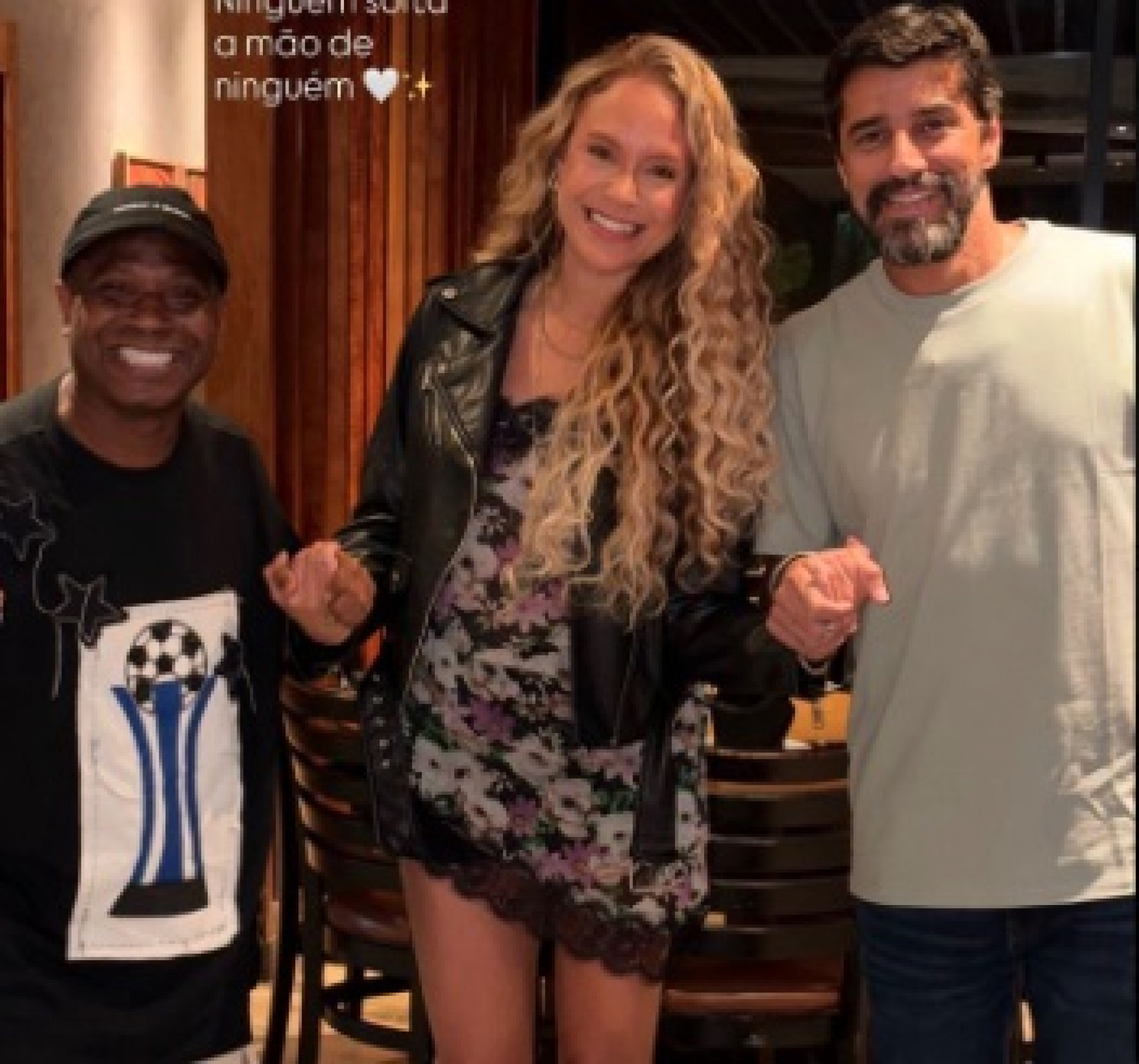 Edilson, Sarah e Alberto posam juntos - Reprodução do Instagram