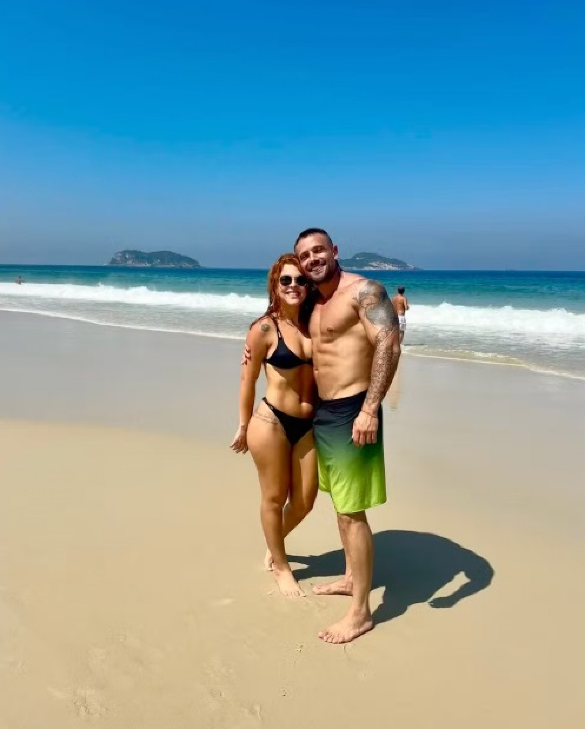 Rafael Cardoso anuncia separação de Carol Ferraz após dois anos de relacionamento