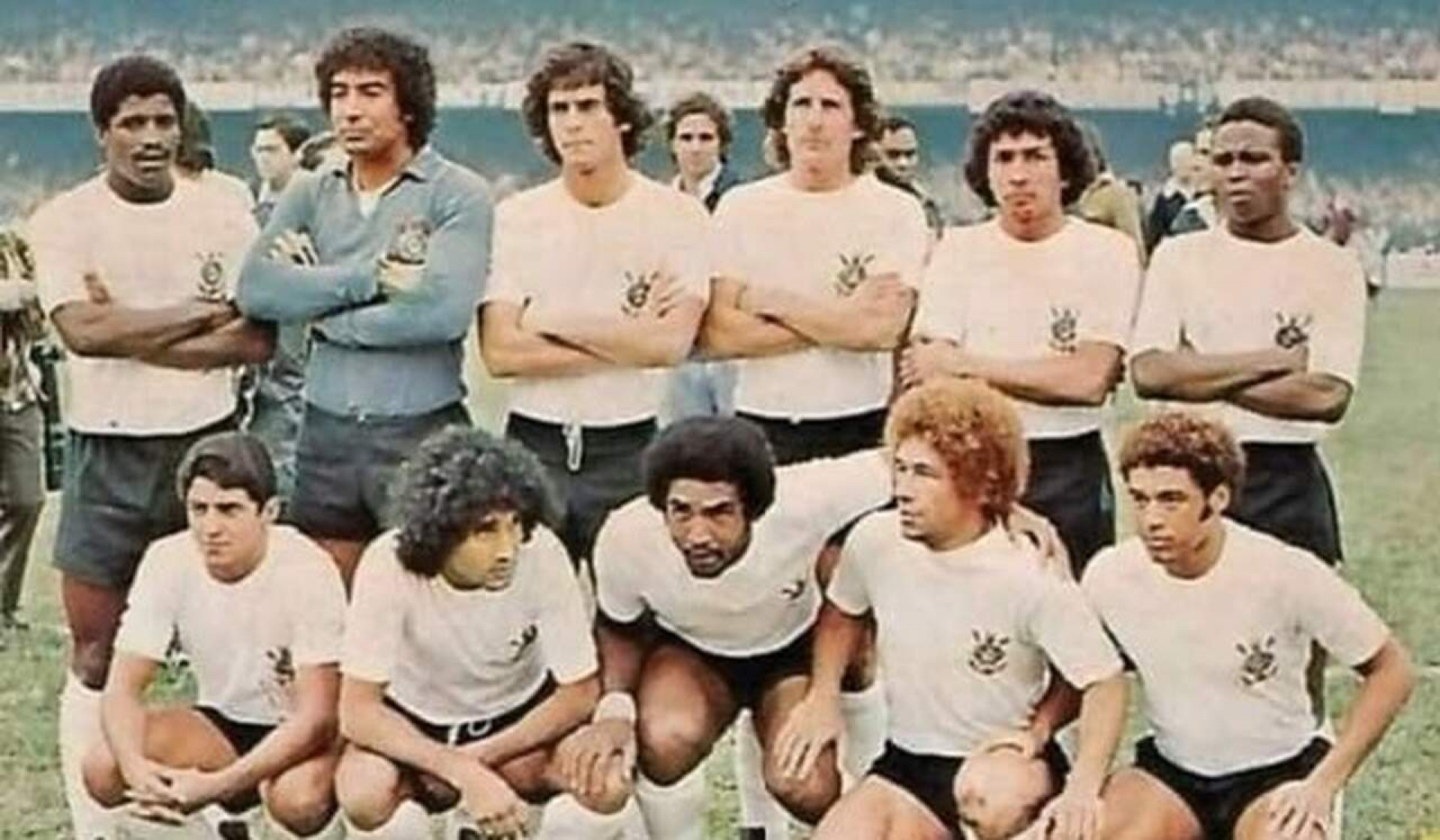 Fotos da nova camisa do Corinthians vazam na internet. Veja imagens