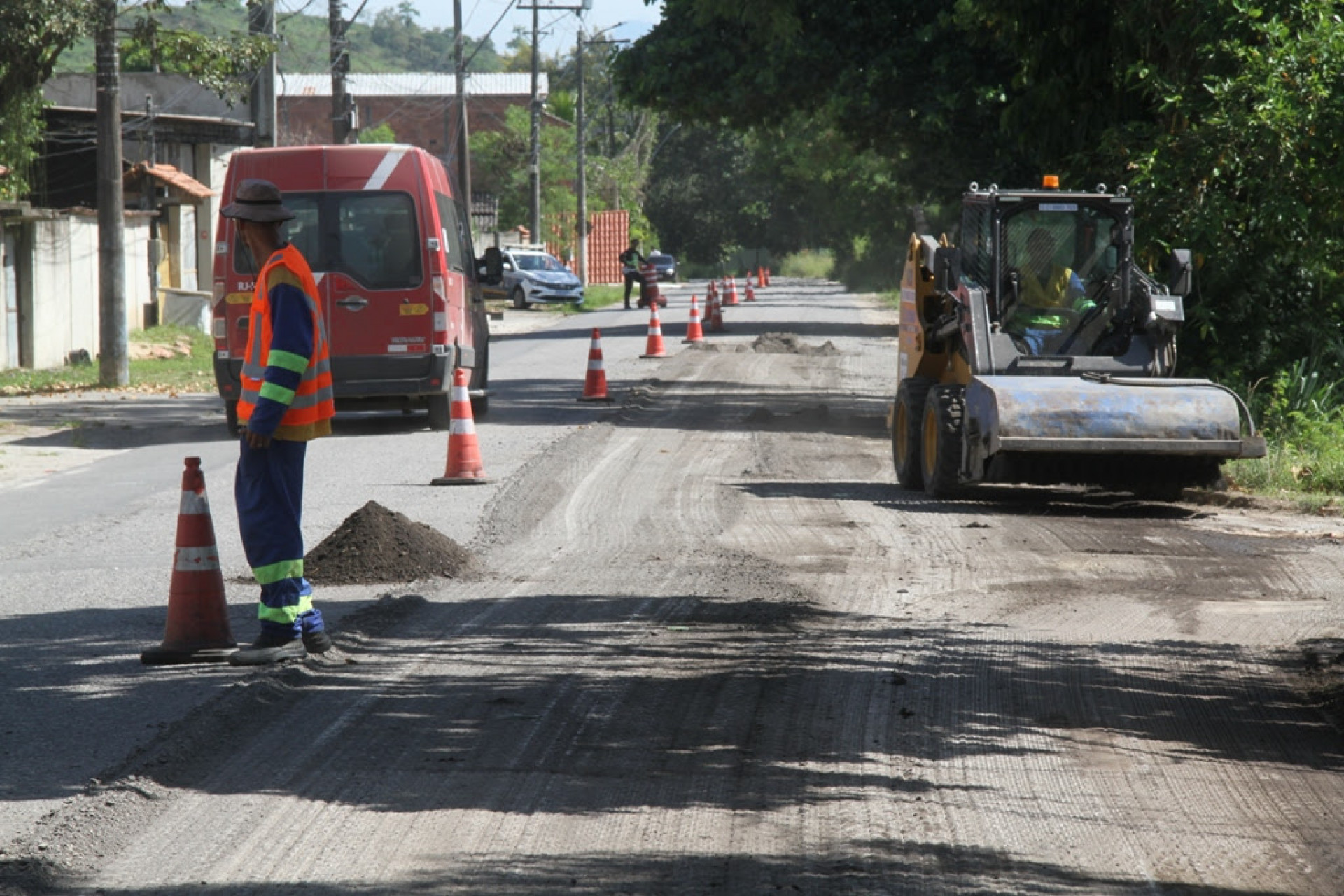 Prefeitura inicia obras de complementação de infraestrutura em estradas vicinais no Largo da Ideia