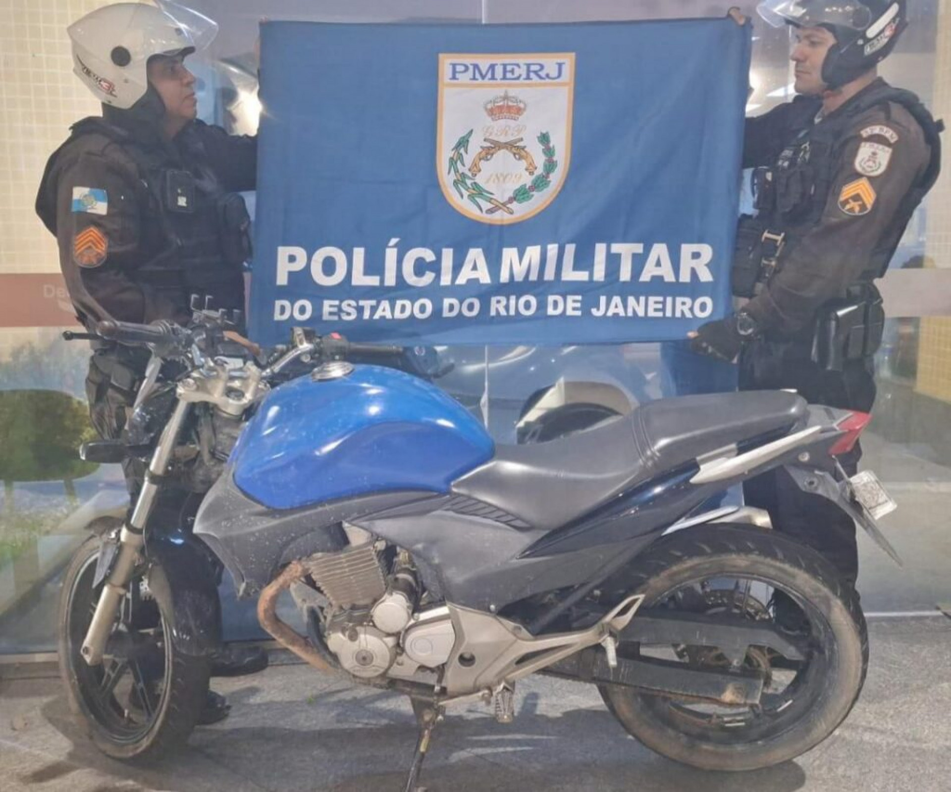 Polícia apreende motos adulterada e roubada após ações em dois bairros de Macaé