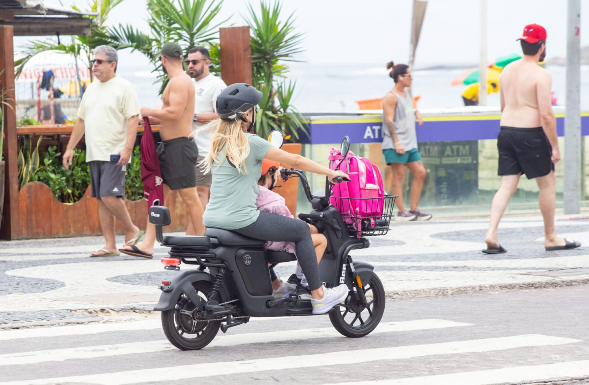 Decreto da prefeitura traz novas normas para circulação de ciclomotores e bicicletas - Reginaldo Pimenta / Agência O Dia
