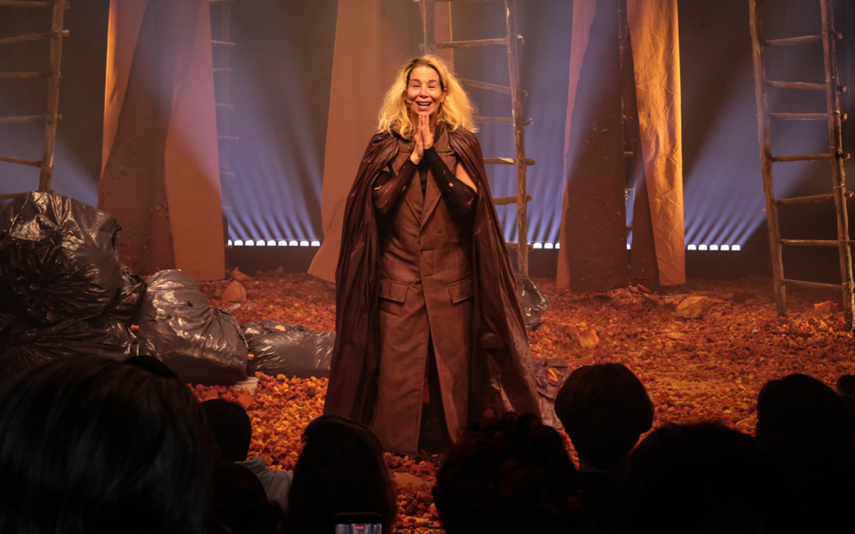 Danielle Winits protagoniza monólogo \'Choque! Procurando Sinais de Vida Inteligente\'