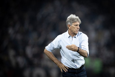 Conmebol investiga Renato Gaúcho por ausência em jogo do Vasco na Sul-Americana