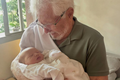 Carlos Alberto de Nóbrega se emociona ao conhecer bisneto