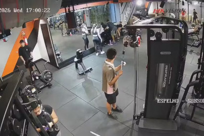 Jovem fratura os dois joelhos em acidente com aparelho de academia