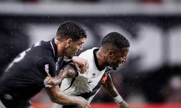 Após forte chuva, Vasco empata em 1 a 1 com Remo