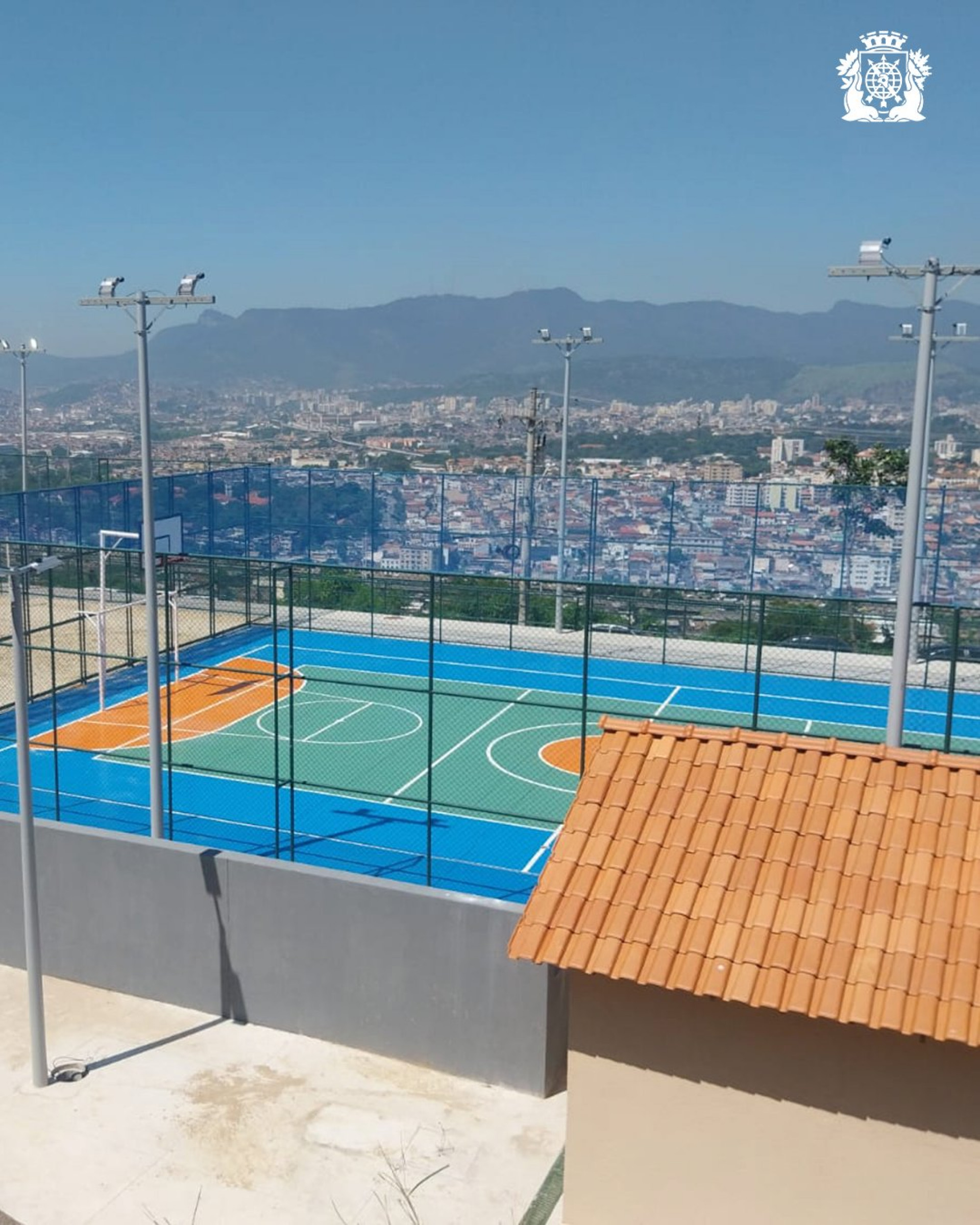 Morro do Adeus, no Complexo do Alemão, ganhou novo espaço de lazer - Divulgação / Prefeitura do Rio