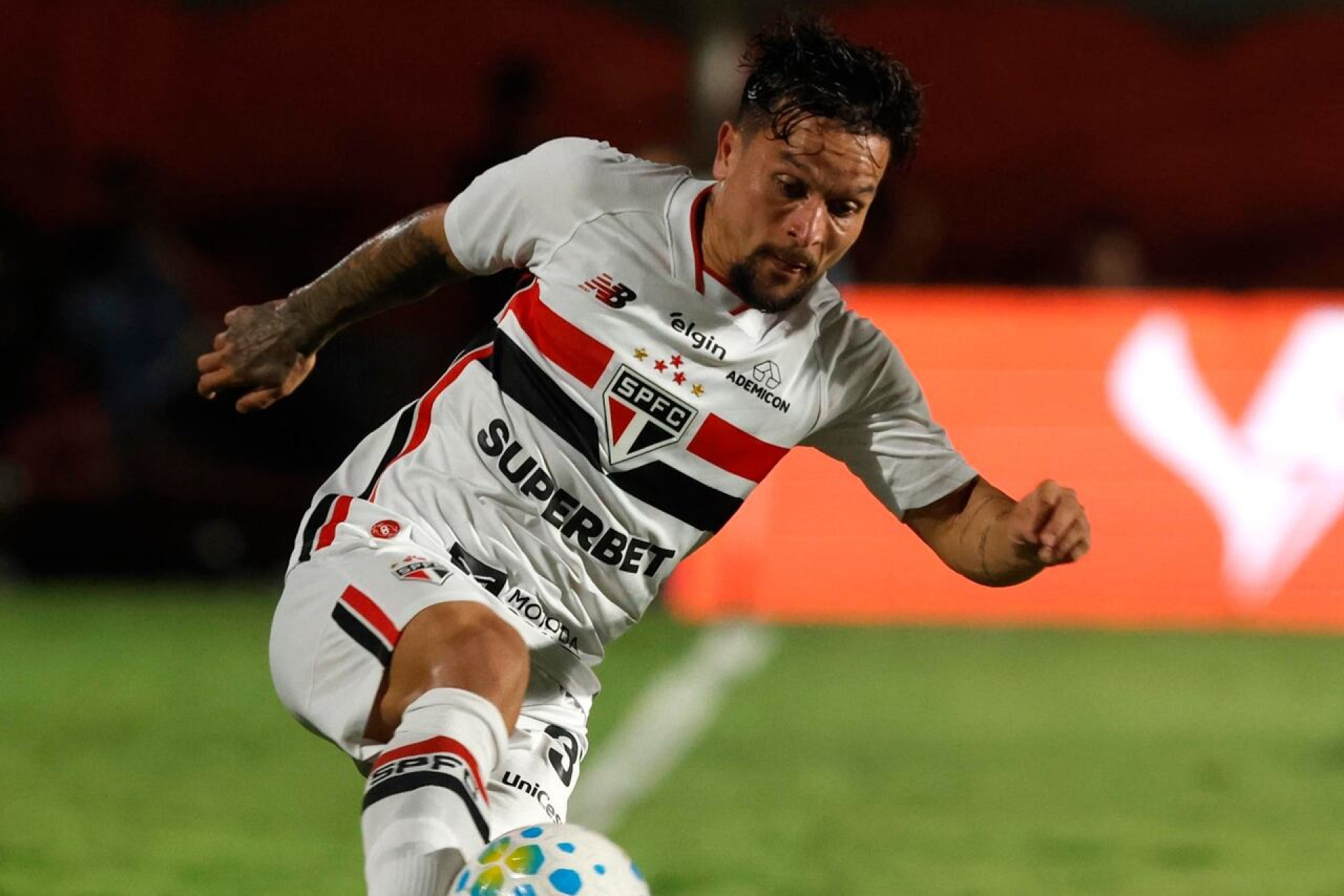 Artur lamenta chances perdidas em derrota do S&atilde;o Paulo: ”N&atilde;o tem desculpa”