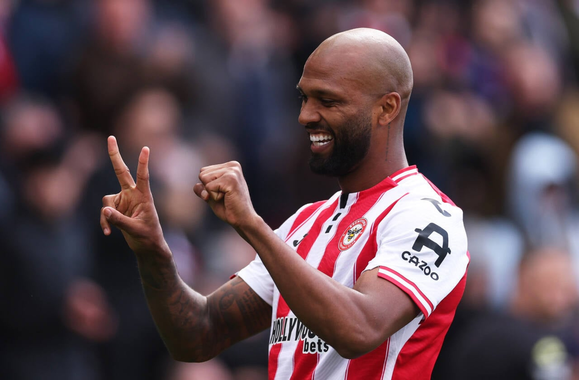 Igor Thiago faz dois gols, bate recorde e Brentford empata com o Everton