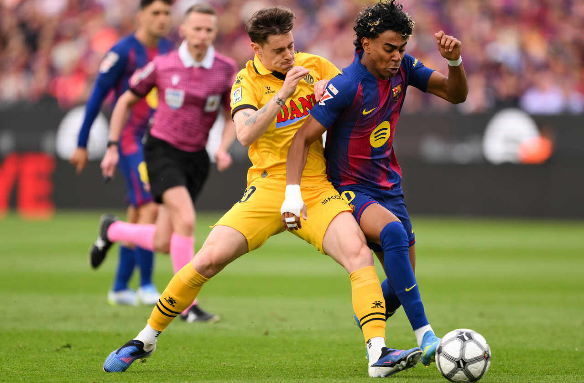 Barcelona goleia o Espanyol e dispara na lideran&ccedil;a de La Liga