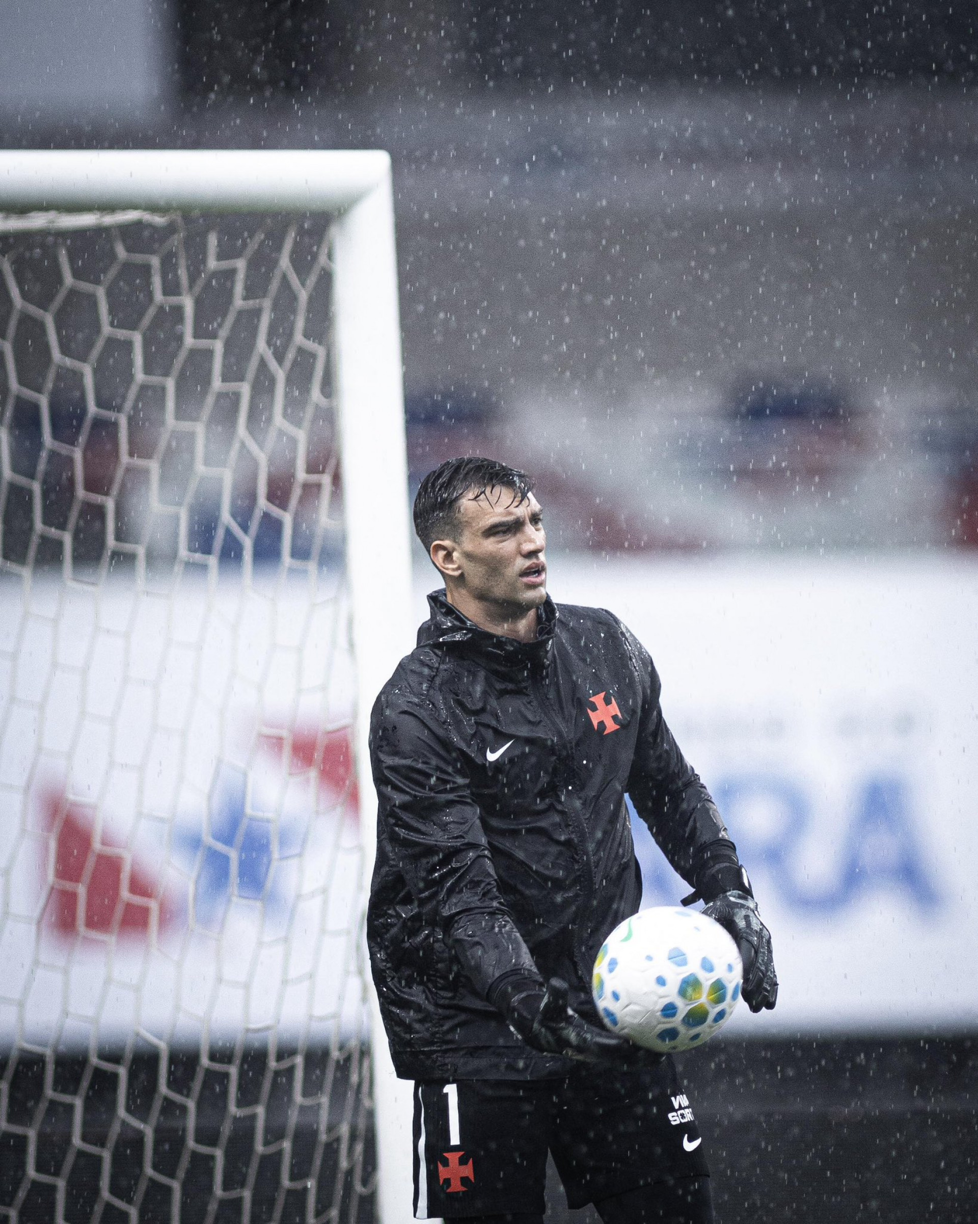 Forte chuva em Belém atrasa início de Remo x Vasco