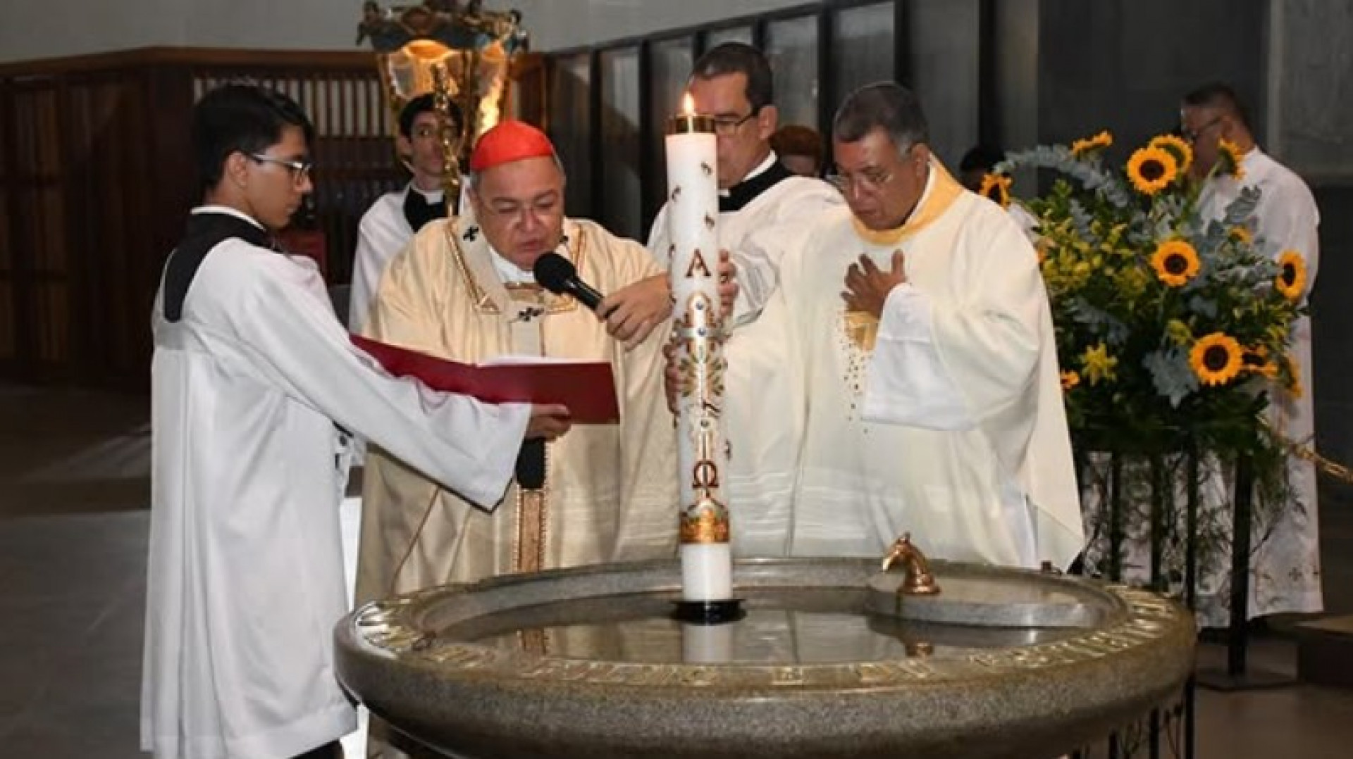 Missa celebrada por Dom Orani Tempesta marcou a oficialização como santuário de São Jorge
- Reprodução