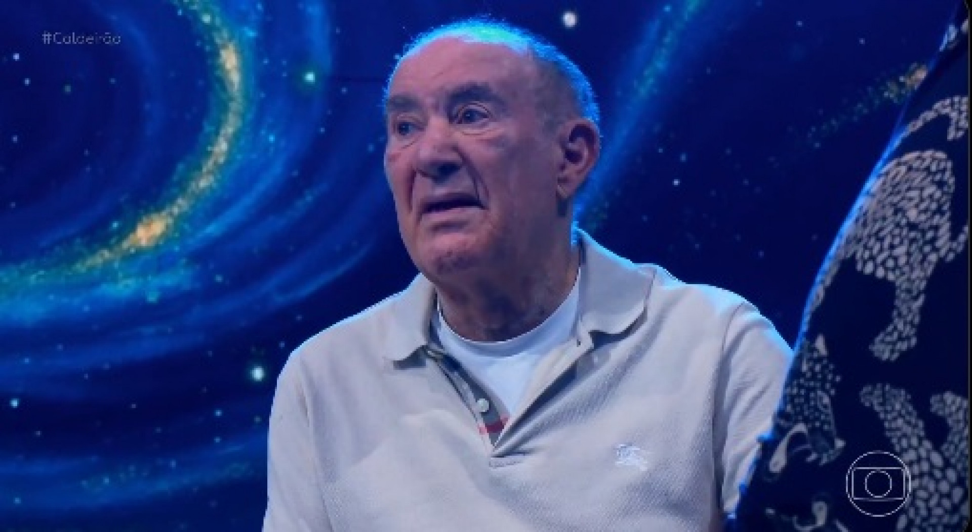 Renato Aragão se emocionou com homenagem no programa de Marcos Mion - Reprodução de Vídeo