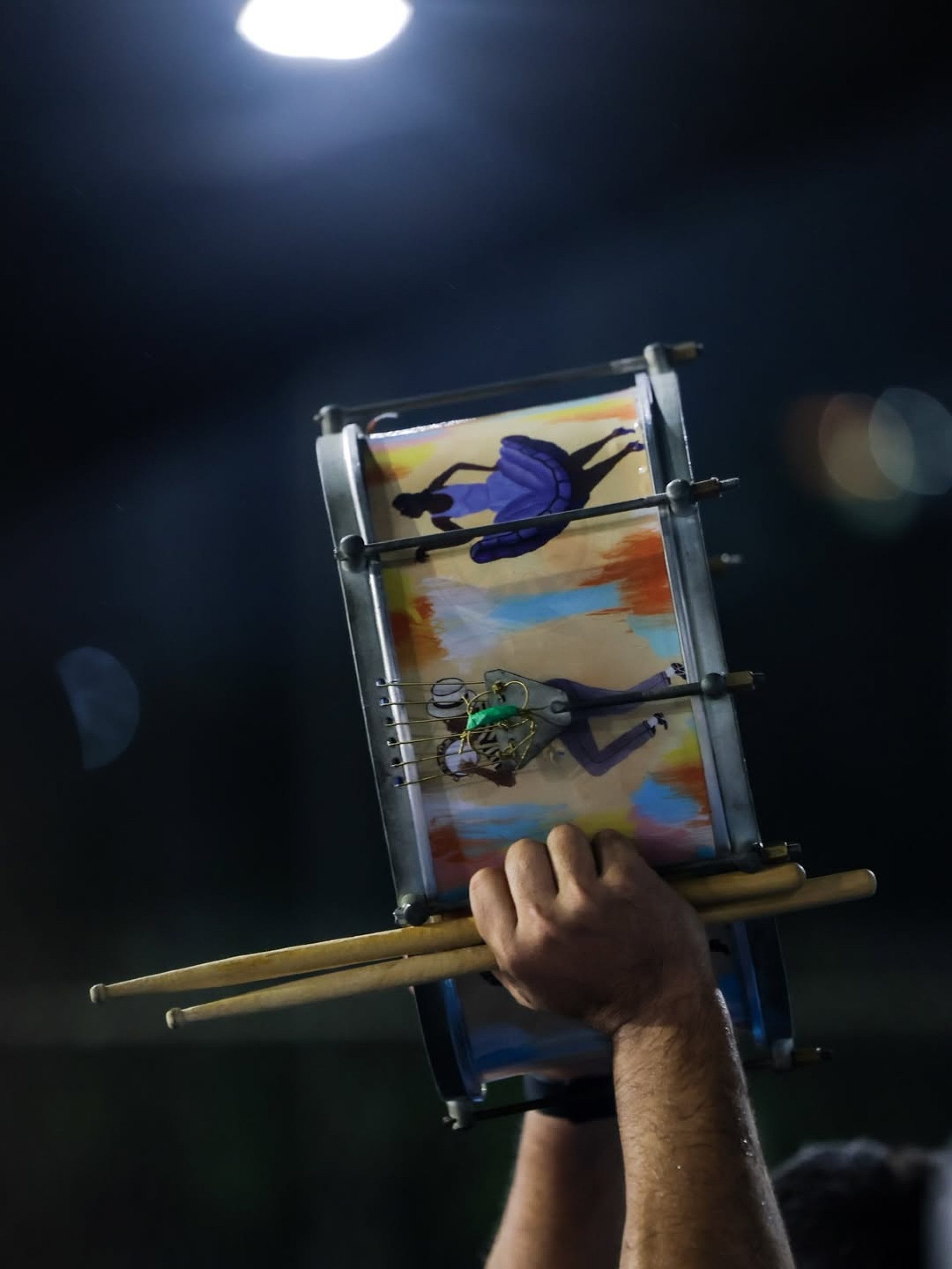 Bateria da Vila Isabel desliga ritmista após comentários homofóbicos - Reprodução / X