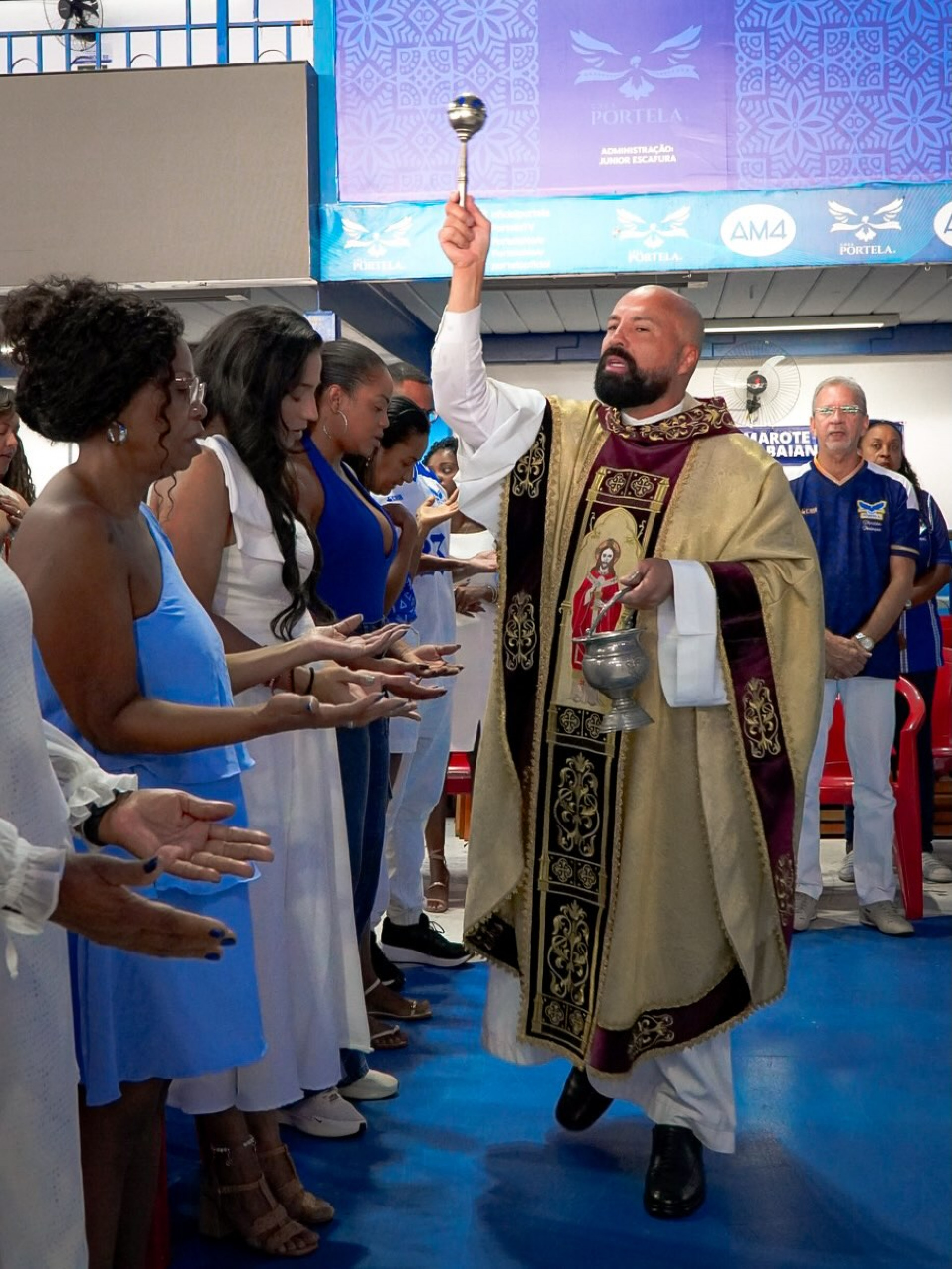 Integrantes participaram de missa na quadra da Portela  - Reprodução/Instagram 