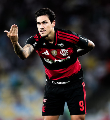 Com dois gols de Pedro, Flamengo vence o Fluminense no Maracanã