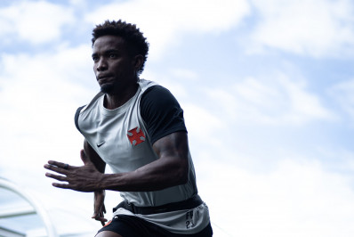 Thiago Mendes e Cuiabano não treinam, e devem desfalcar Vasco na Sul-Americana