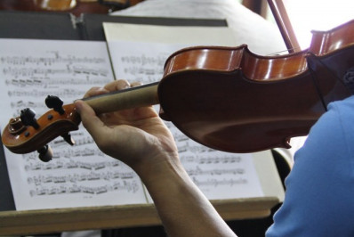 Violinos mudam rotinas e revelam talentos em projeto que cresce em Macaé
