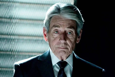 John Nolan, ator de 'Batman' e 'Pessoa de Interesse', morre aos 87 anos